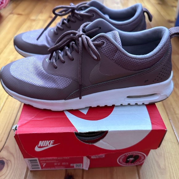Nike Air Max Thea - Picture 4 of 8